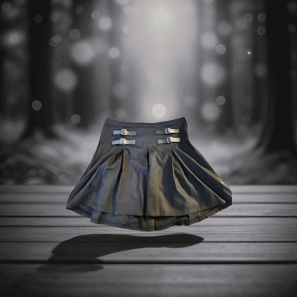 Hot Topic Buckle Short Skirt M